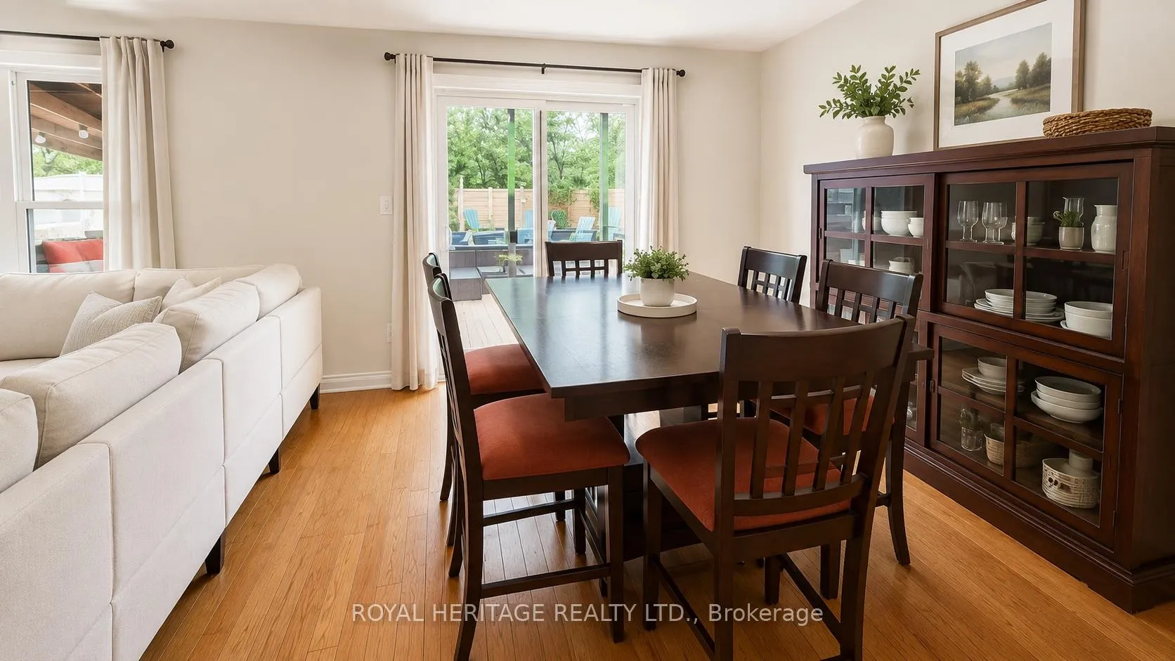 Photo 18 of 23 Hooper Square, Clarington, Bowmanville — HOMEH