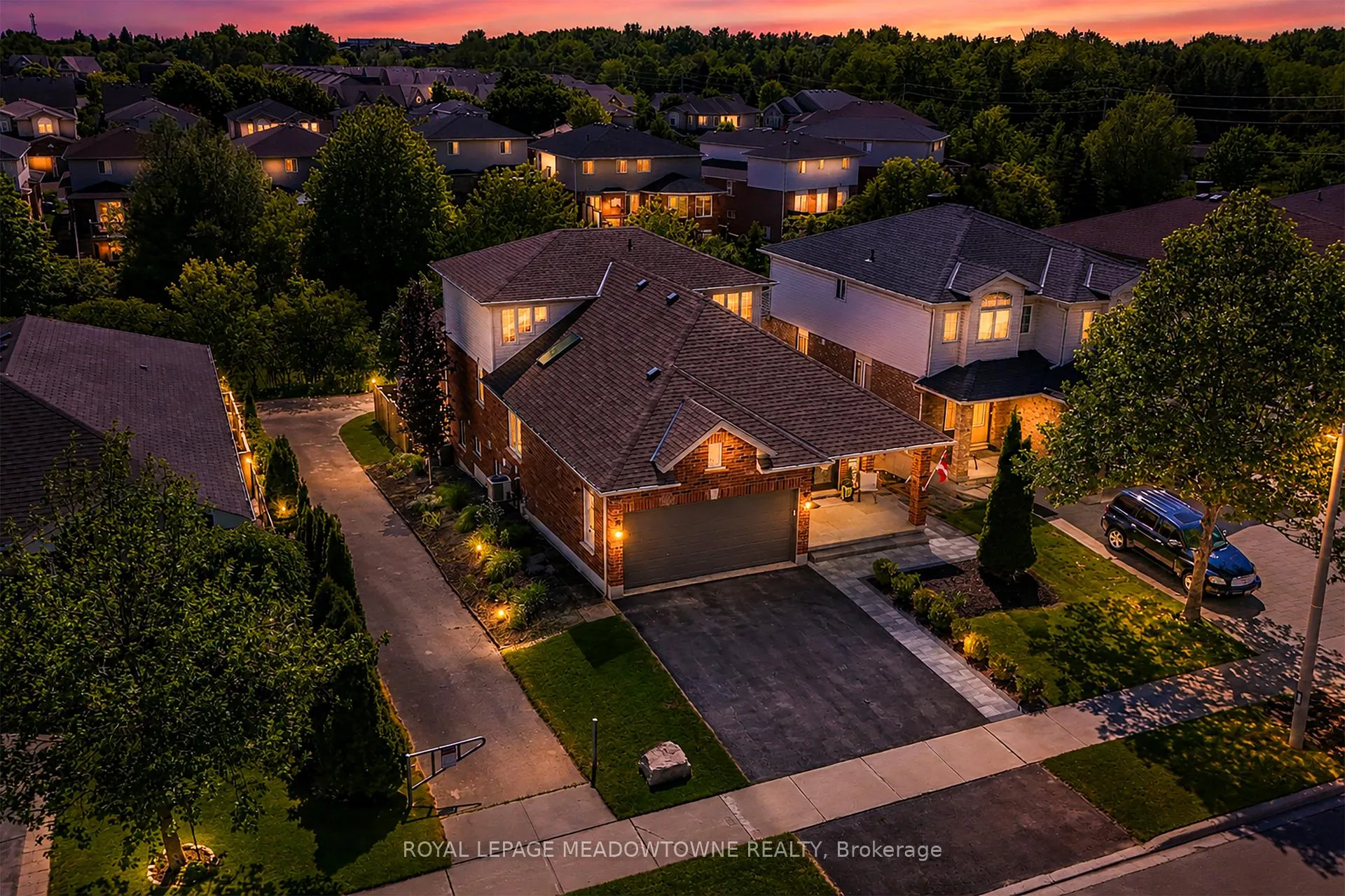 Photo 2 of 15 Zecca Drive, Guelph, Pineridge/Westminster Woods — HOMEH