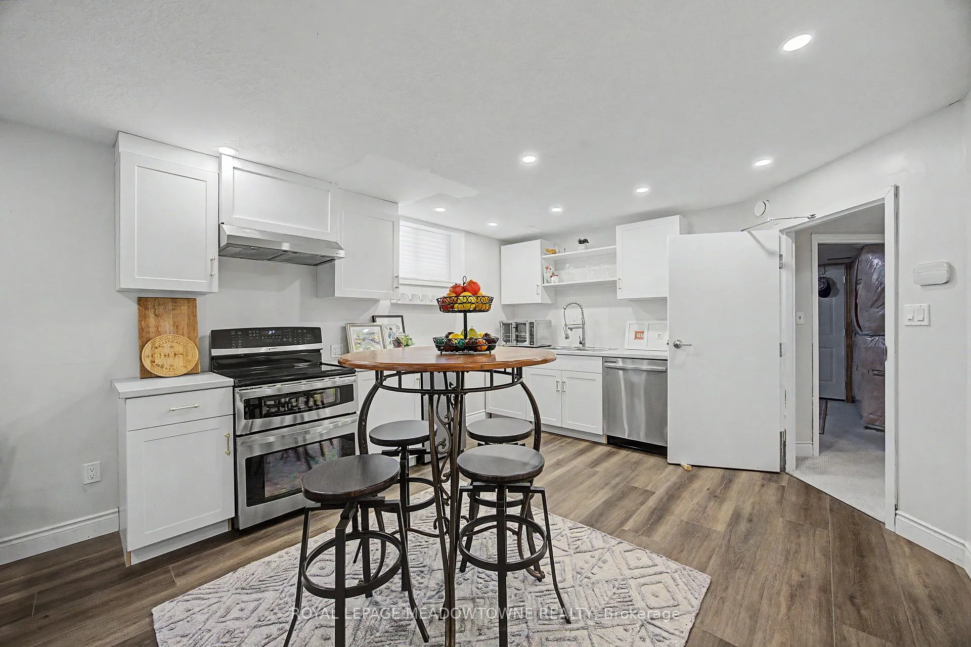 Photo 20 of 15 Zecca Drive, Guelph, Pineridge/Westminster Woods — HOMEH