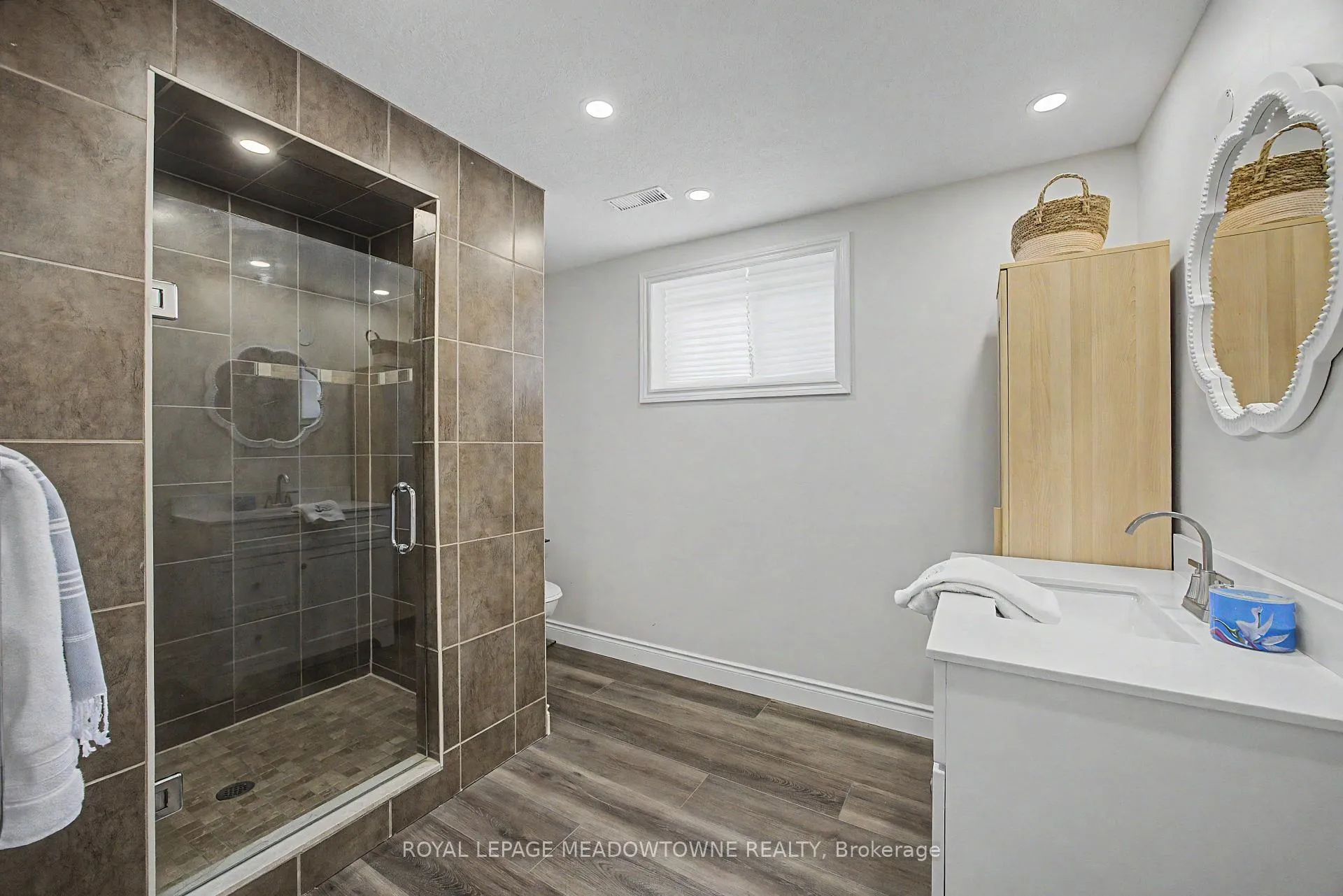 Photo 24 of 15 Zecca Drive, Guelph, Pineridge/Westminster Woods — HOMEH