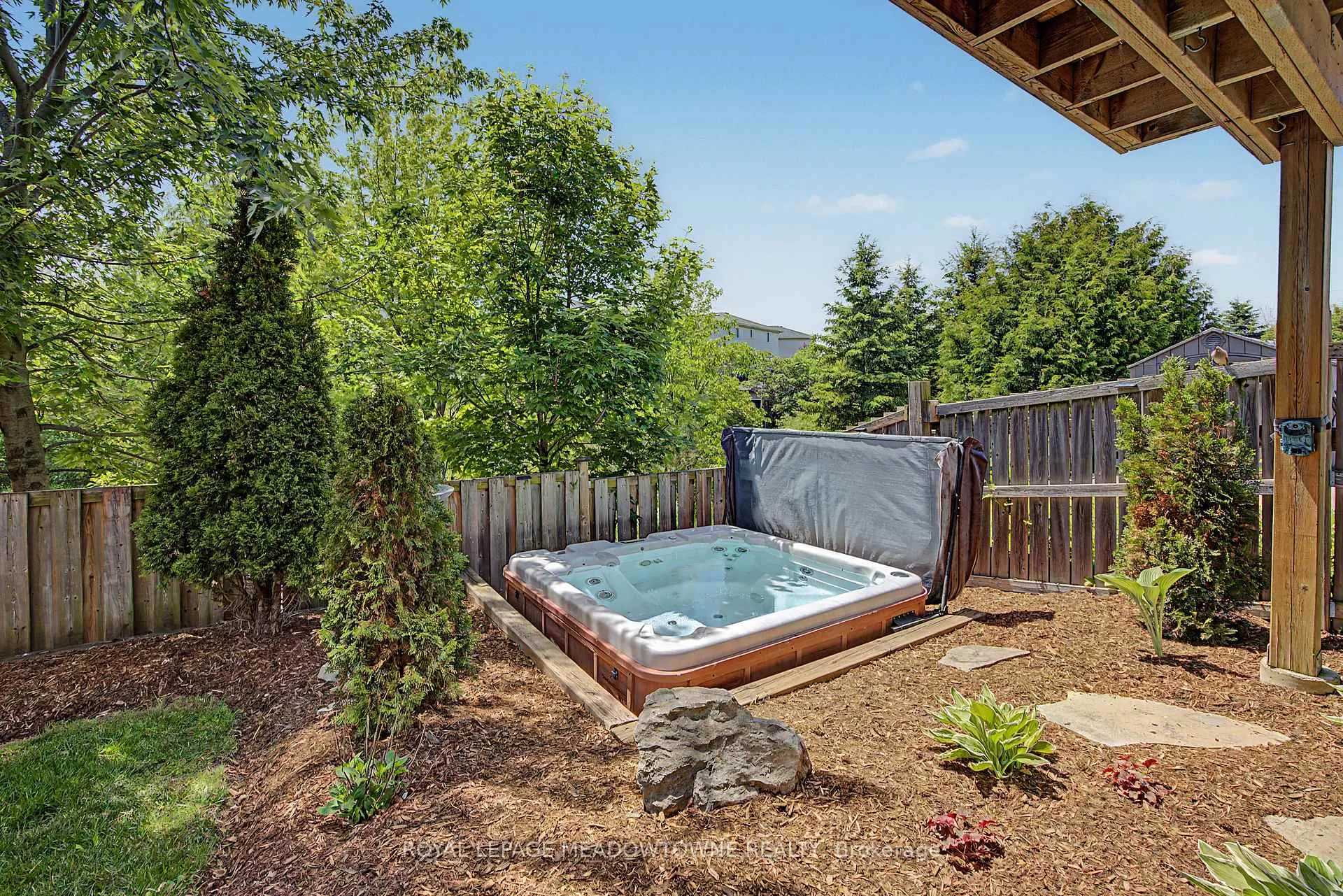 Photo 25 of 15 Zecca Drive, Guelph, Pineridge/Westminster Woods — HOMEH