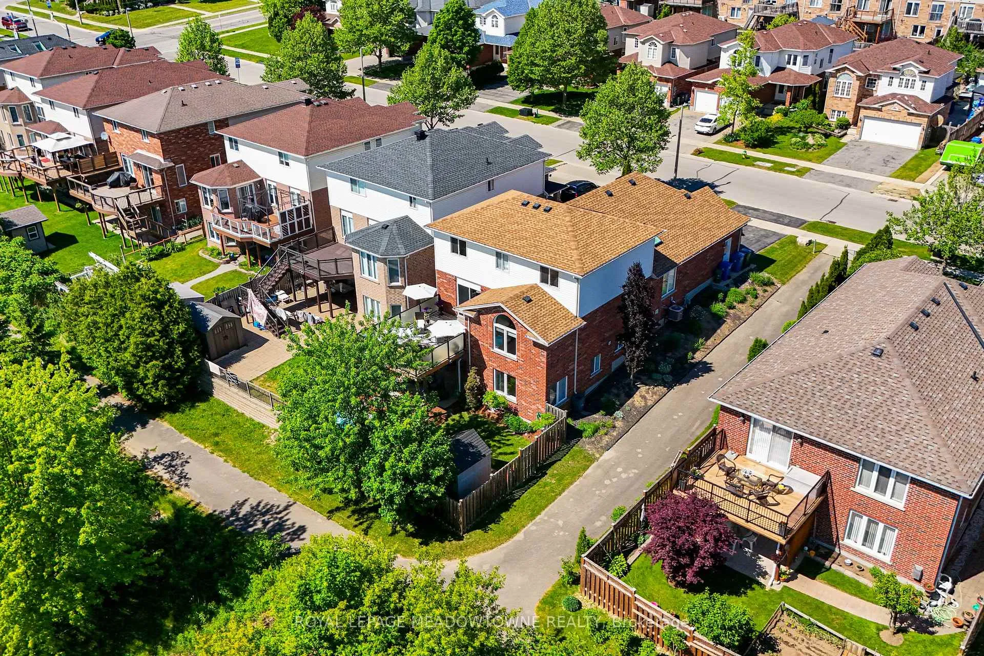 Photo 32 of 15 Zecca Drive, Guelph, Pineridge/Westminster Woods — HOMEH