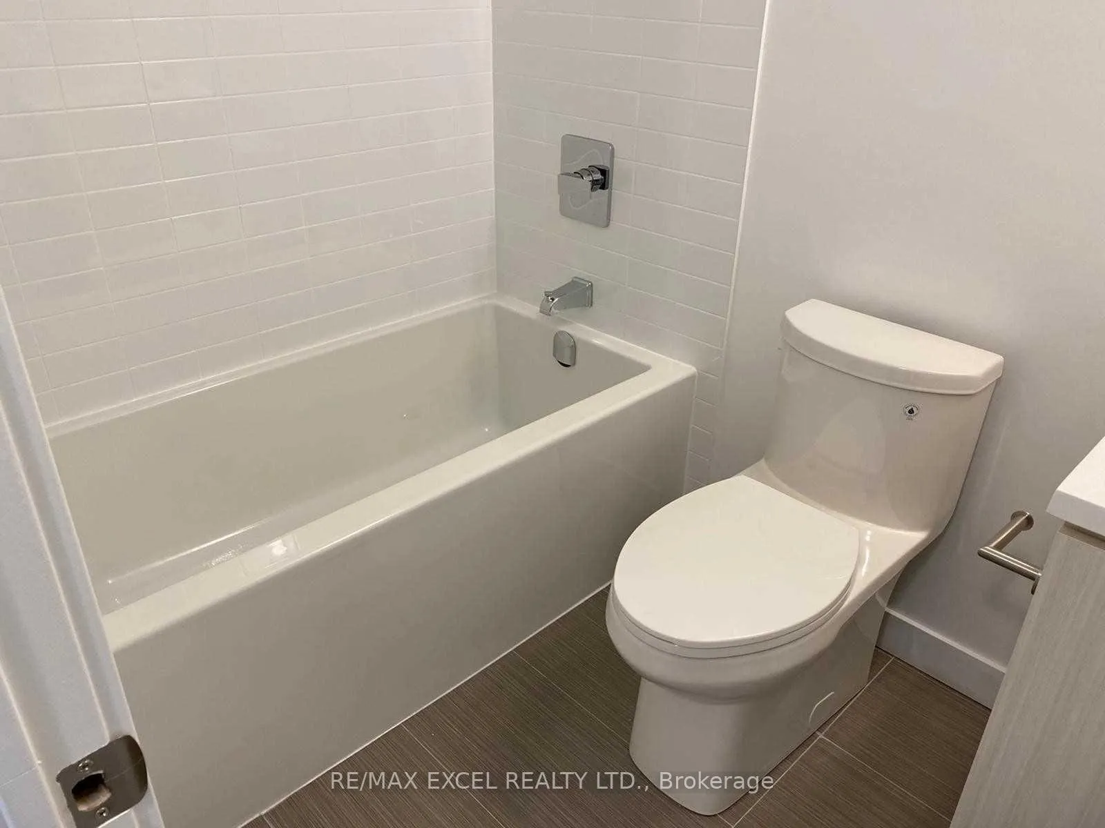 Photo 11 of Unit 1406, 181 Huron Street, Toronto, Kensington-Chinatown — HOMEH