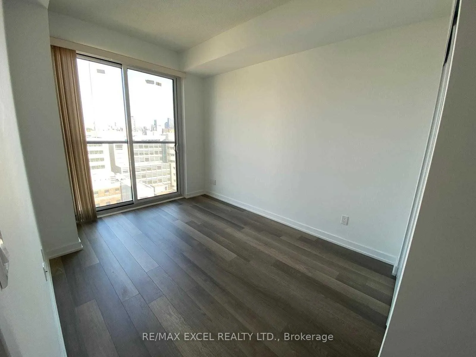 Photo 13 of Unit 1406, 181 Huron Street, Toronto, Kensington-Chinatown — HOMEH