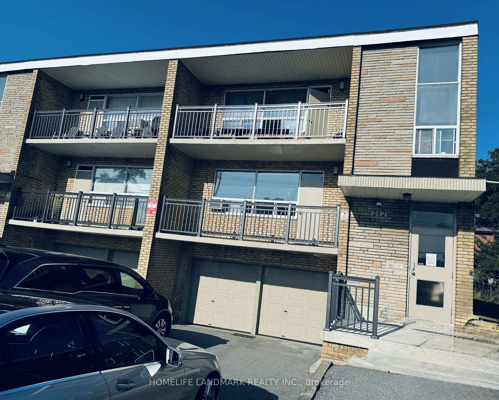Front of Unit 3, 242 Wilmington Avenue