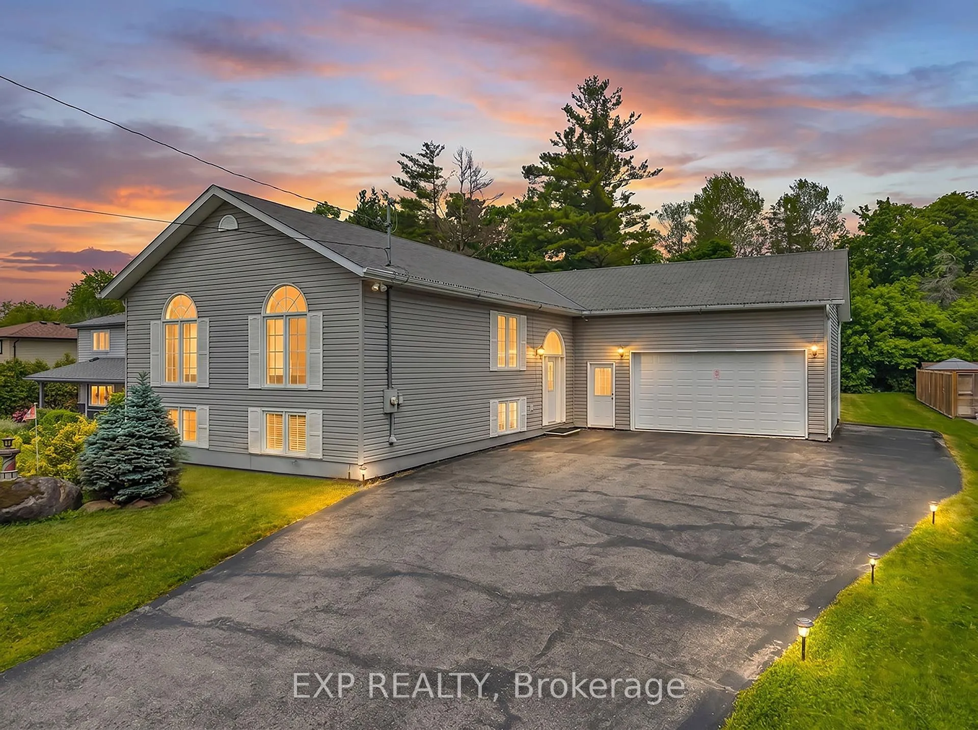 Front of 21 Sunnidale Boulevard