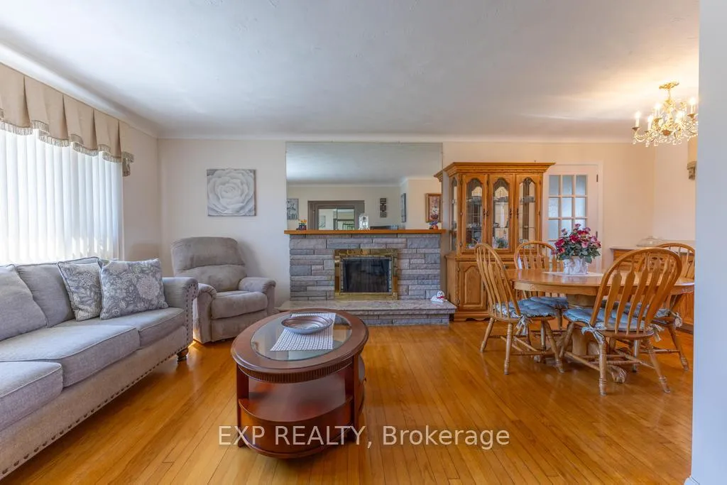 Photo 7 of 11 Donna Street, Ottawa, Meadowlands/Crestview — HOMEH