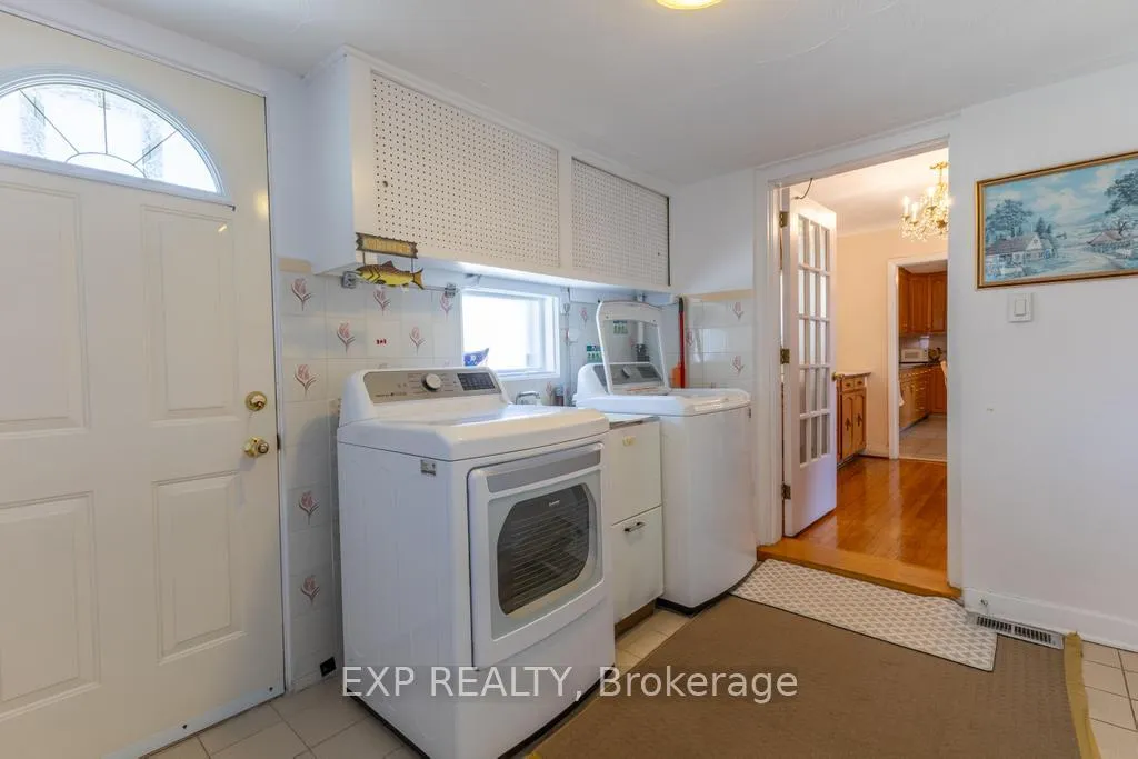 Photo 17 of 11 Donna Street, Ottawa, Meadowlands/Crestview — HOMEH