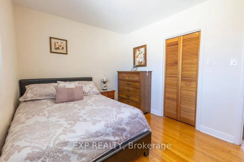 Photo 24 of 11 Donna Street, Ottawa, Meadowlands/Crestview — HOMEH
