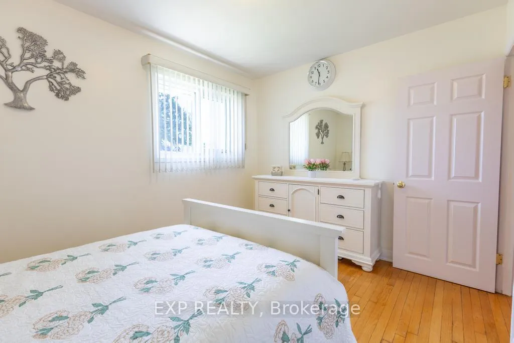 Photo 26 of 11 Donna Street, Ottawa, Meadowlands/Crestview — HOMEH