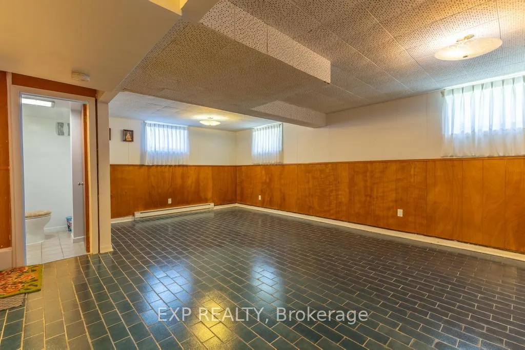 Photo 29 of 11 Donna Street, Ottawa, Meadowlands/Crestview — HOMEH