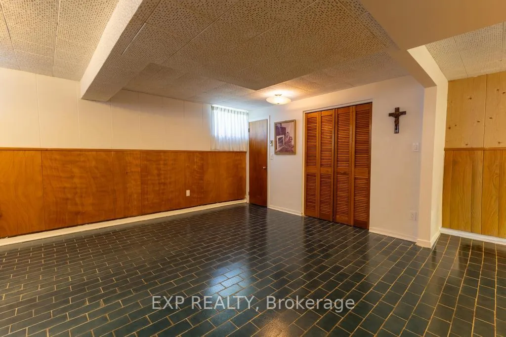 Photo 30 of 11 Donna Street, Ottawa, Meadowlands/Crestview — HOMEH