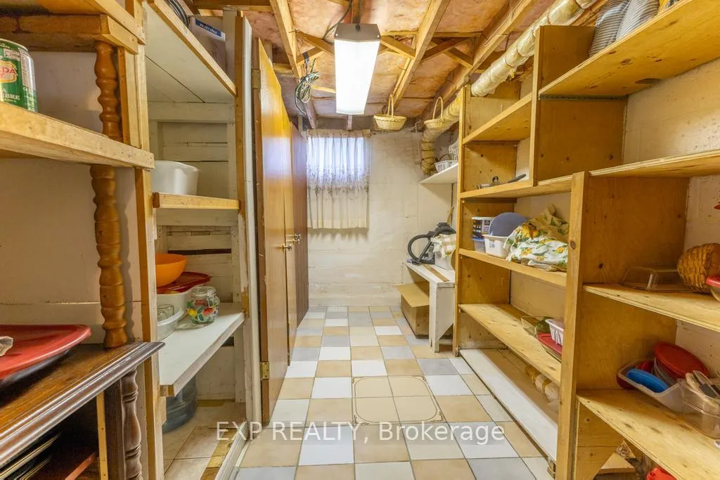 Photo 35 of 11 Donna Street, Ottawa, Meadowlands/Crestview — HOMEH
