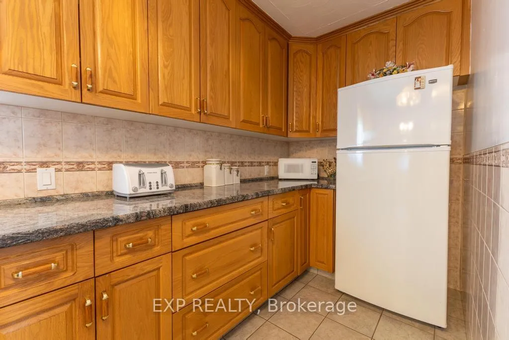 Photo 37 of 11 Donna Street, Ottawa, Meadowlands/Crestview — HOMEH