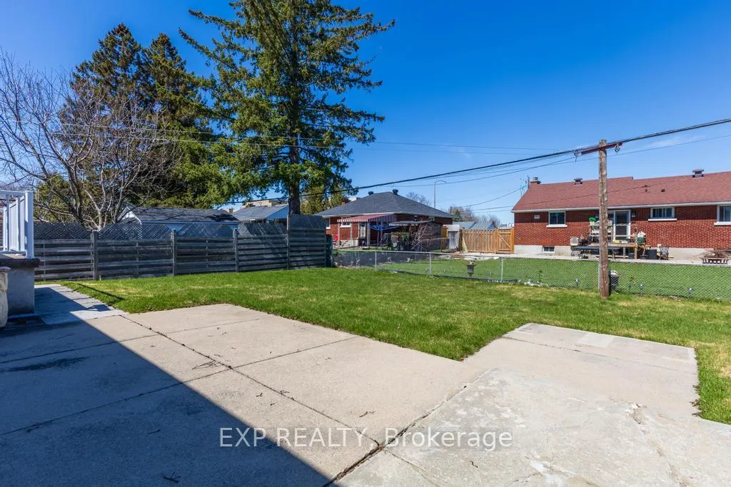 Photo 39 of 11 Donna Street, Ottawa, Meadowlands/Crestview — HOMEH