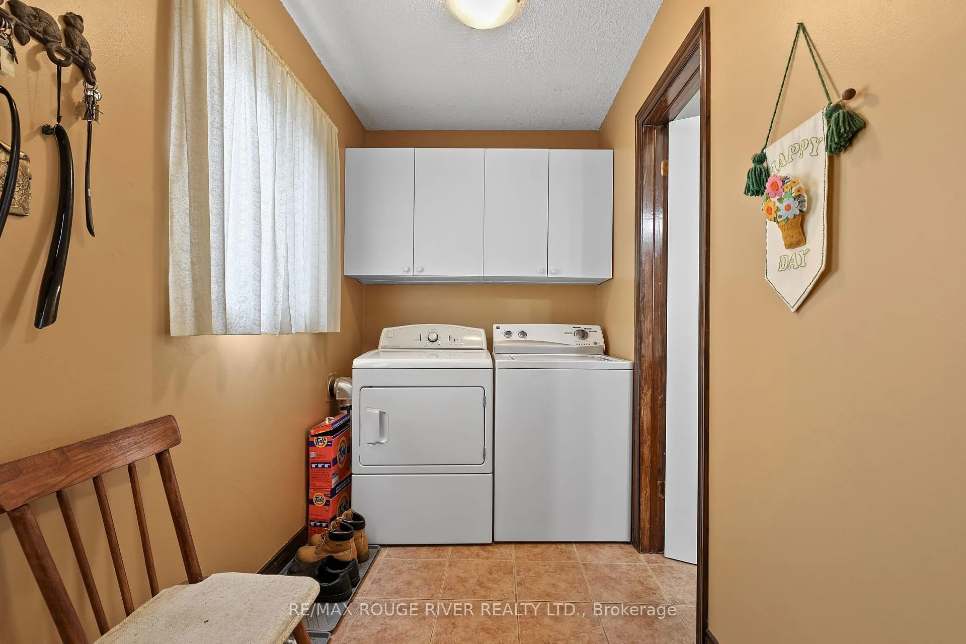 Photo 33 of 64 Burden Crescent, Ajax, South West — HOMEH