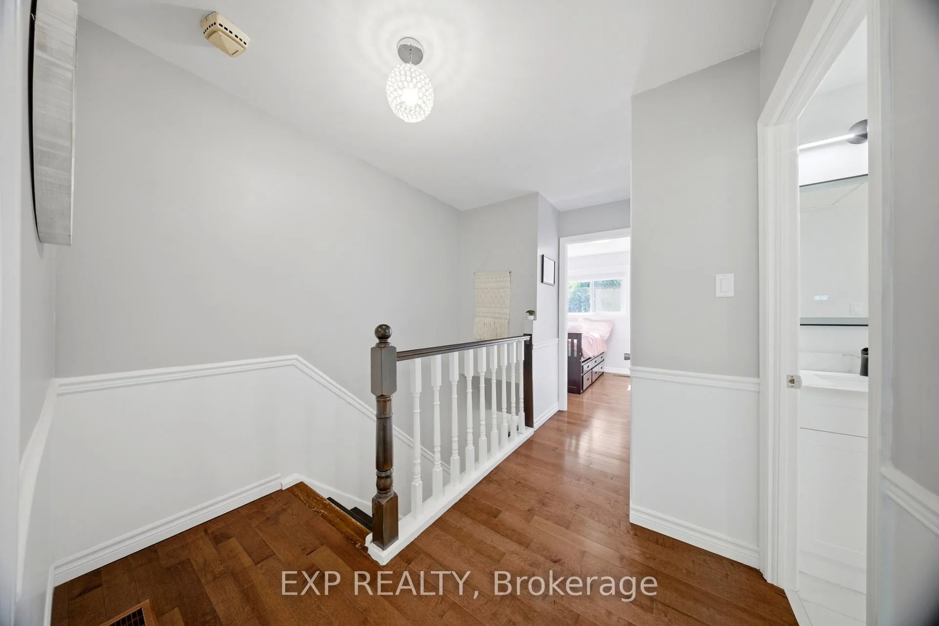 Photo 21 of 33 Tara Park Crescent, Brampton, Brampton North — HOMEH