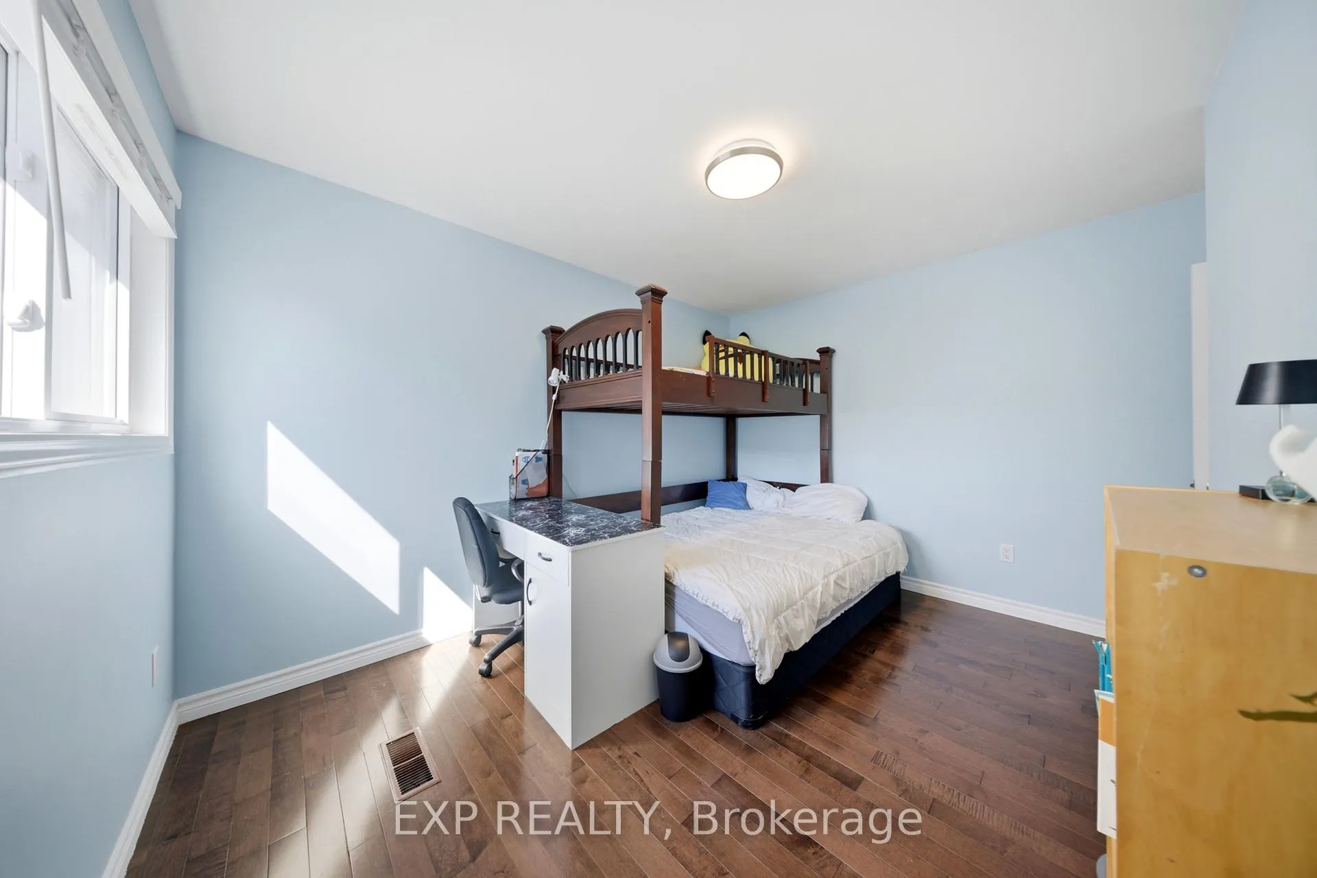 Photo 28 of 33 Tara Park Crescent, Brampton, Brampton North — HOMEH