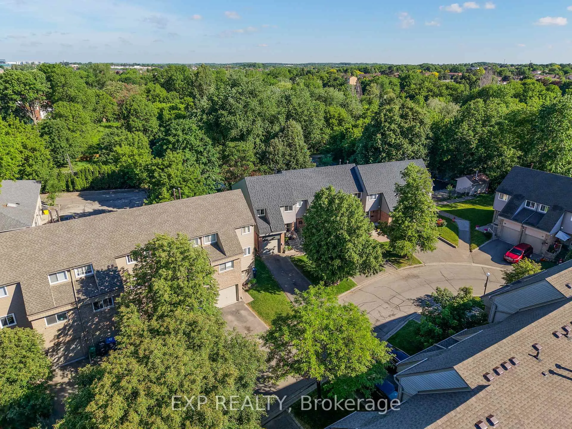 Photo 38 of 33 Tara Park Crescent, Brampton, Brampton North — HOMEH