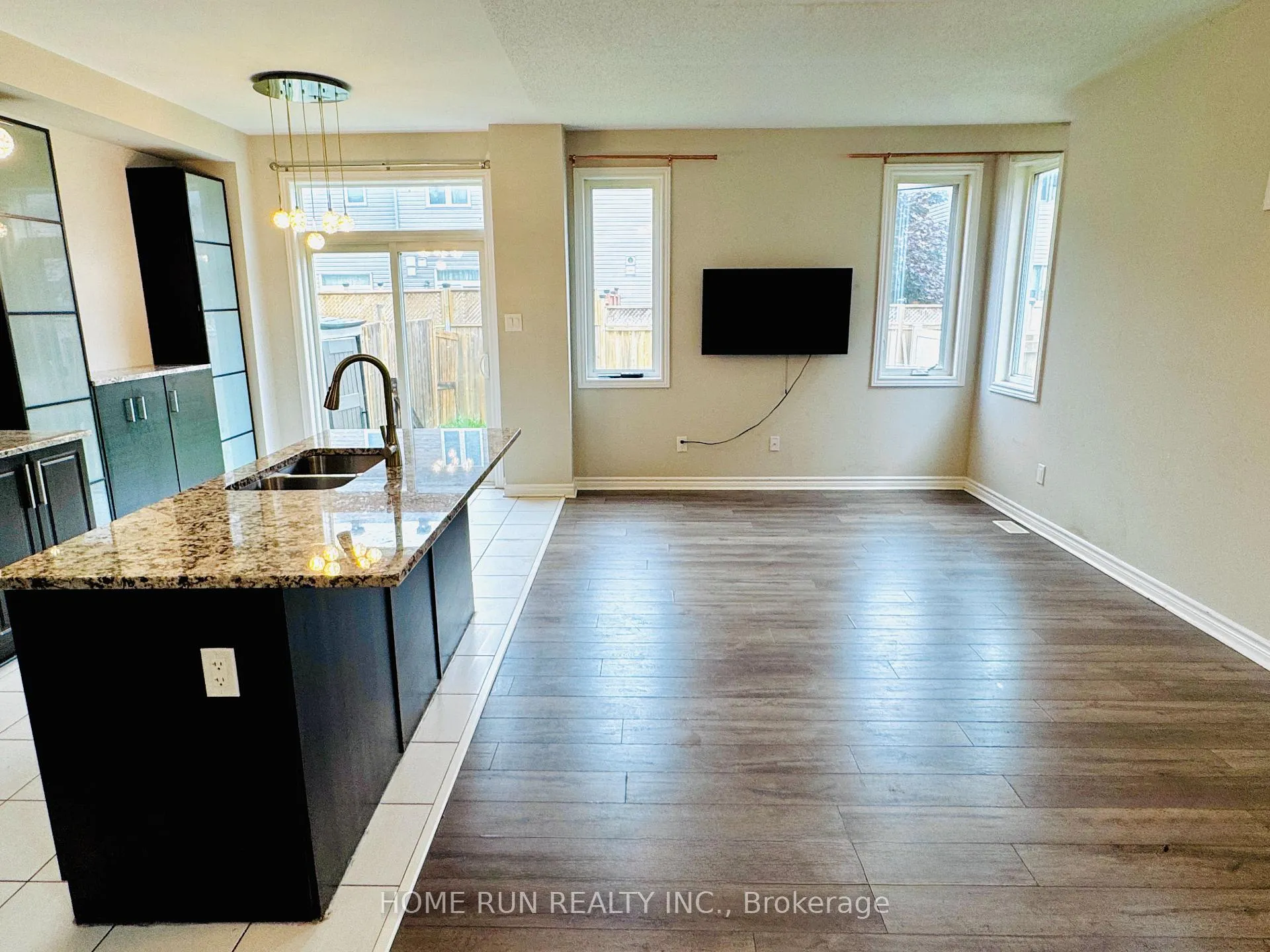 Photo 5 of 621 Lauraleaf Crescent, Ottawa, Barrhaven - Half Moon Bay — HOMEH