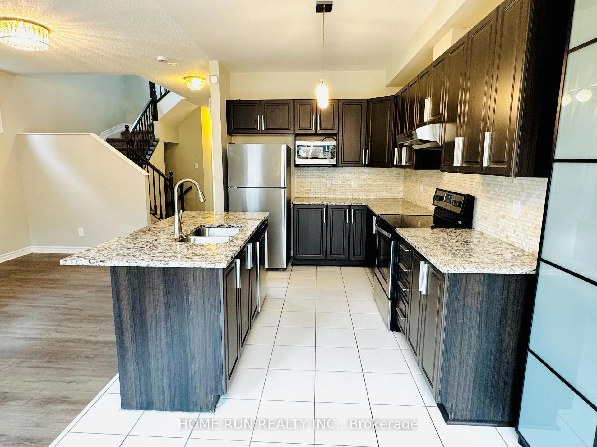 Photo 6 of 621 Lauraleaf Crescent, Ottawa, Barrhaven - Half Moon Bay — HOMEH