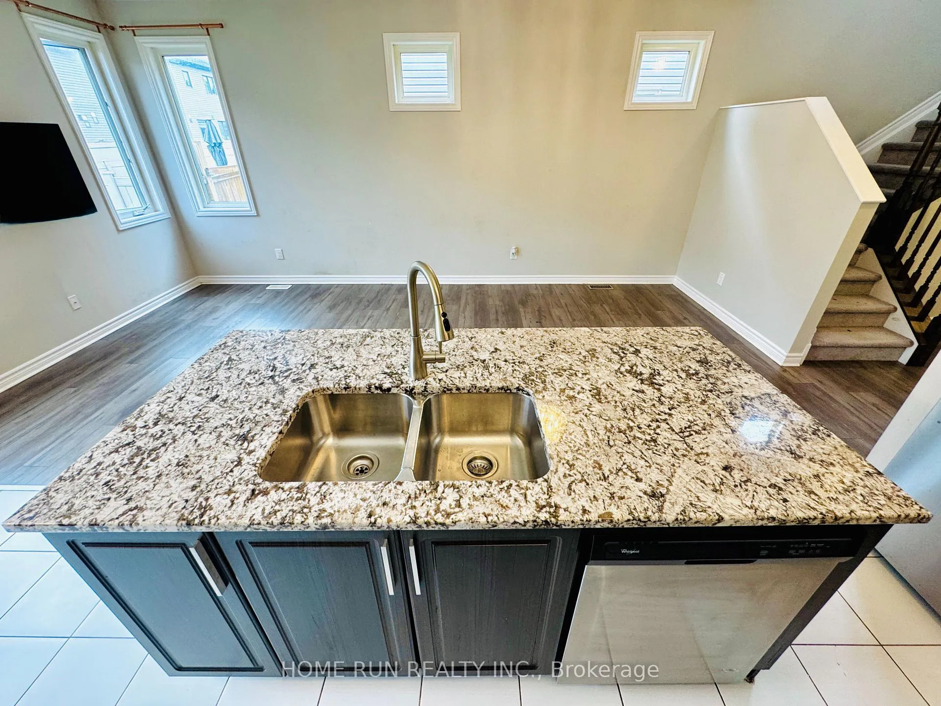 Photo 7 of 621 Lauraleaf Crescent, Ottawa, Barrhaven - Half Moon Bay — HOMEH