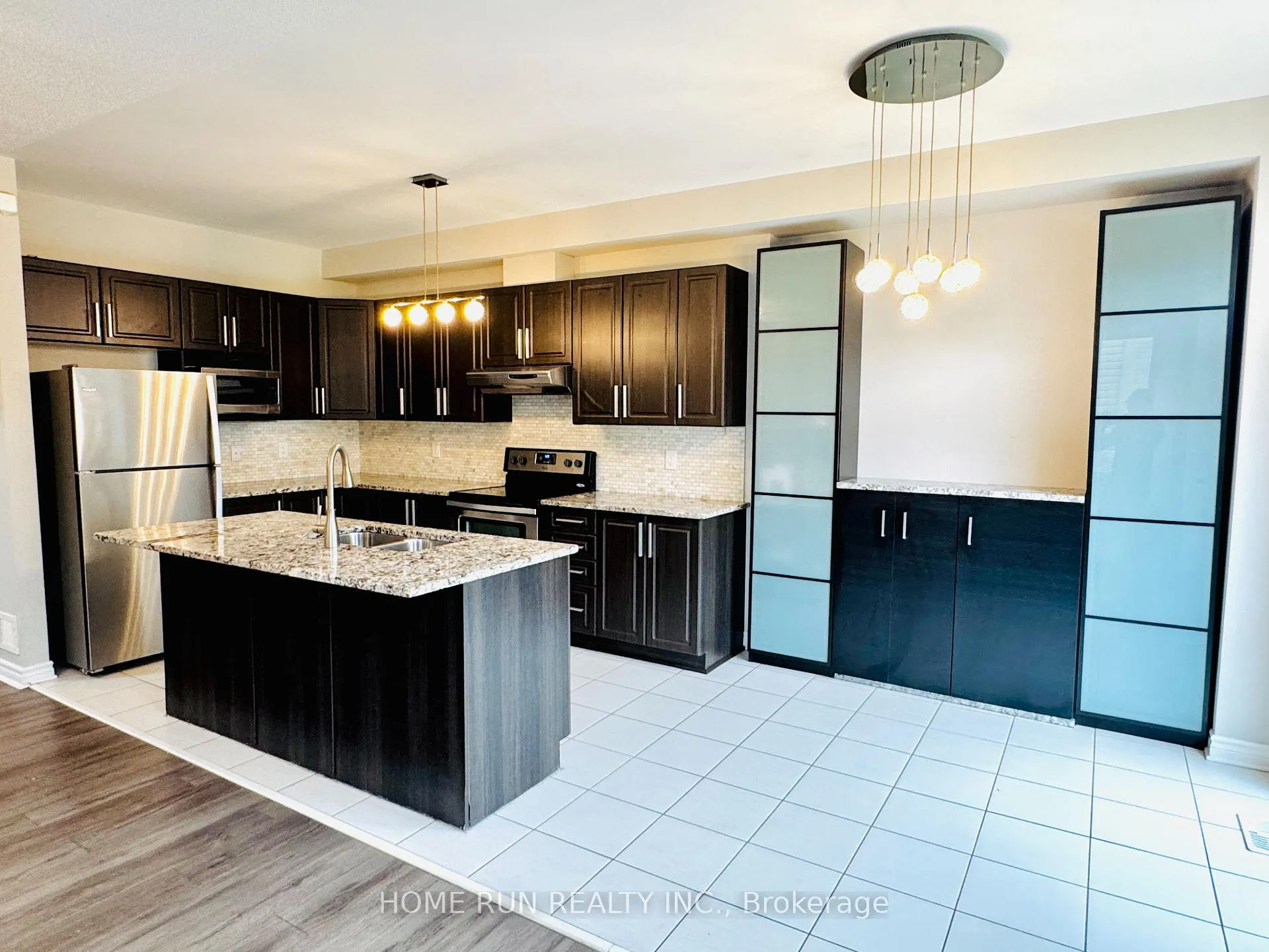 Photo 8 of 621 Lauraleaf Crescent, Ottawa, Barrhaven - Half Moon Bay — HOMEH