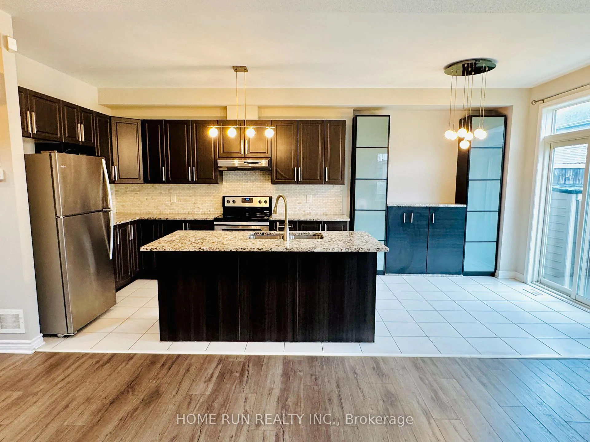 Photo 9 of 621 Lauraleaf Crescent, Ottawa, Barrhaven - Half Moon Bay — HOMEH