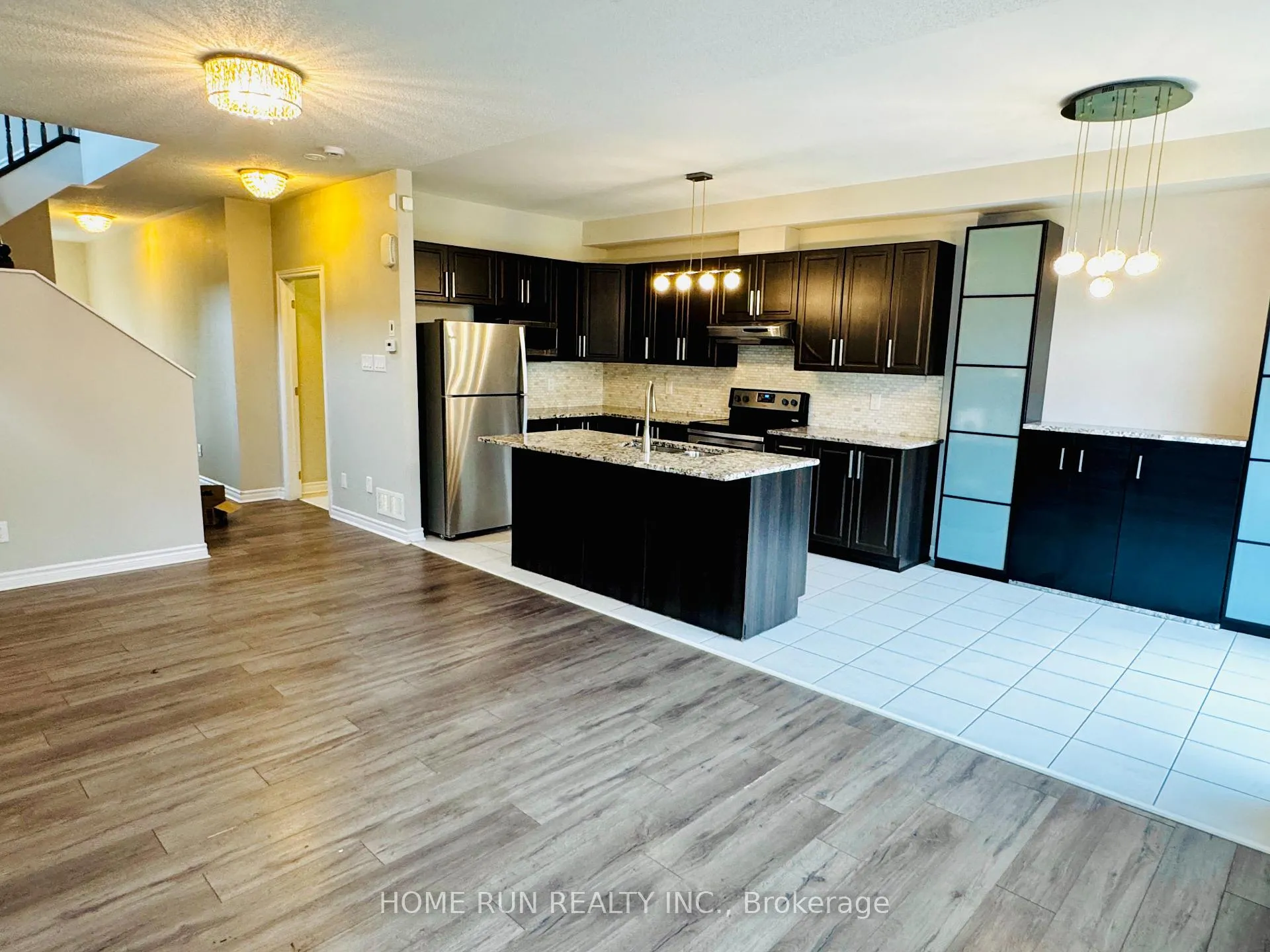 Photo 10 of 621 Lauraleaf Crescent, Ottawa, Barrhaven - Half Moon Bay — HOMEH