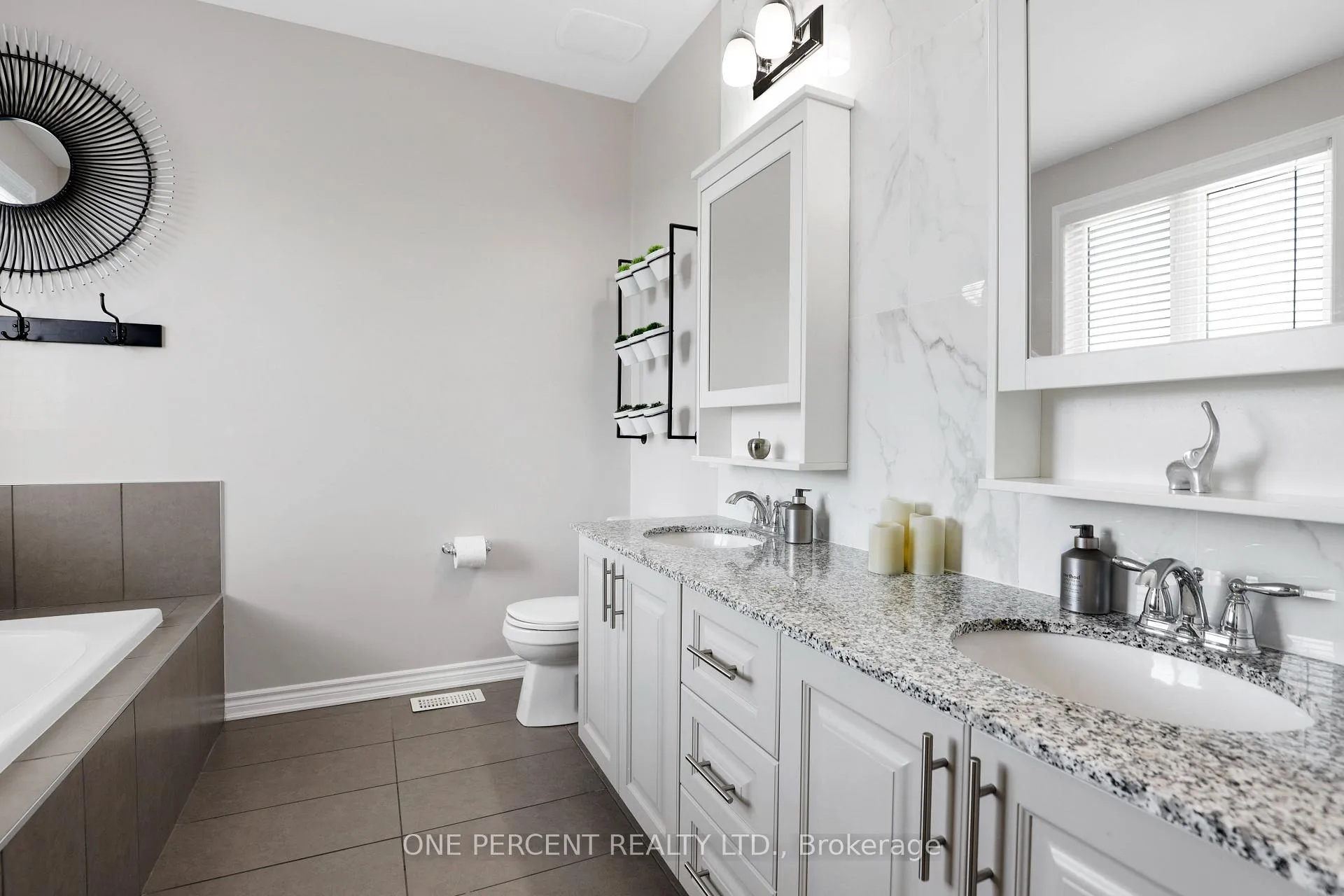 Photo 28 of 50 Sweetbay Circle, Ottawa, Stittsville (North) — HOMEH