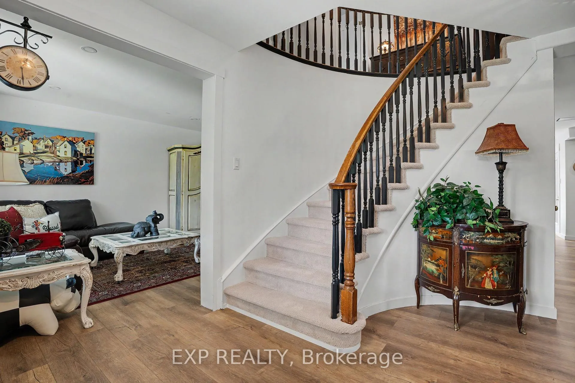 Photo 5 of 4566 Cedarbrook Lane, Lincoln, Beamsville — HOMEH