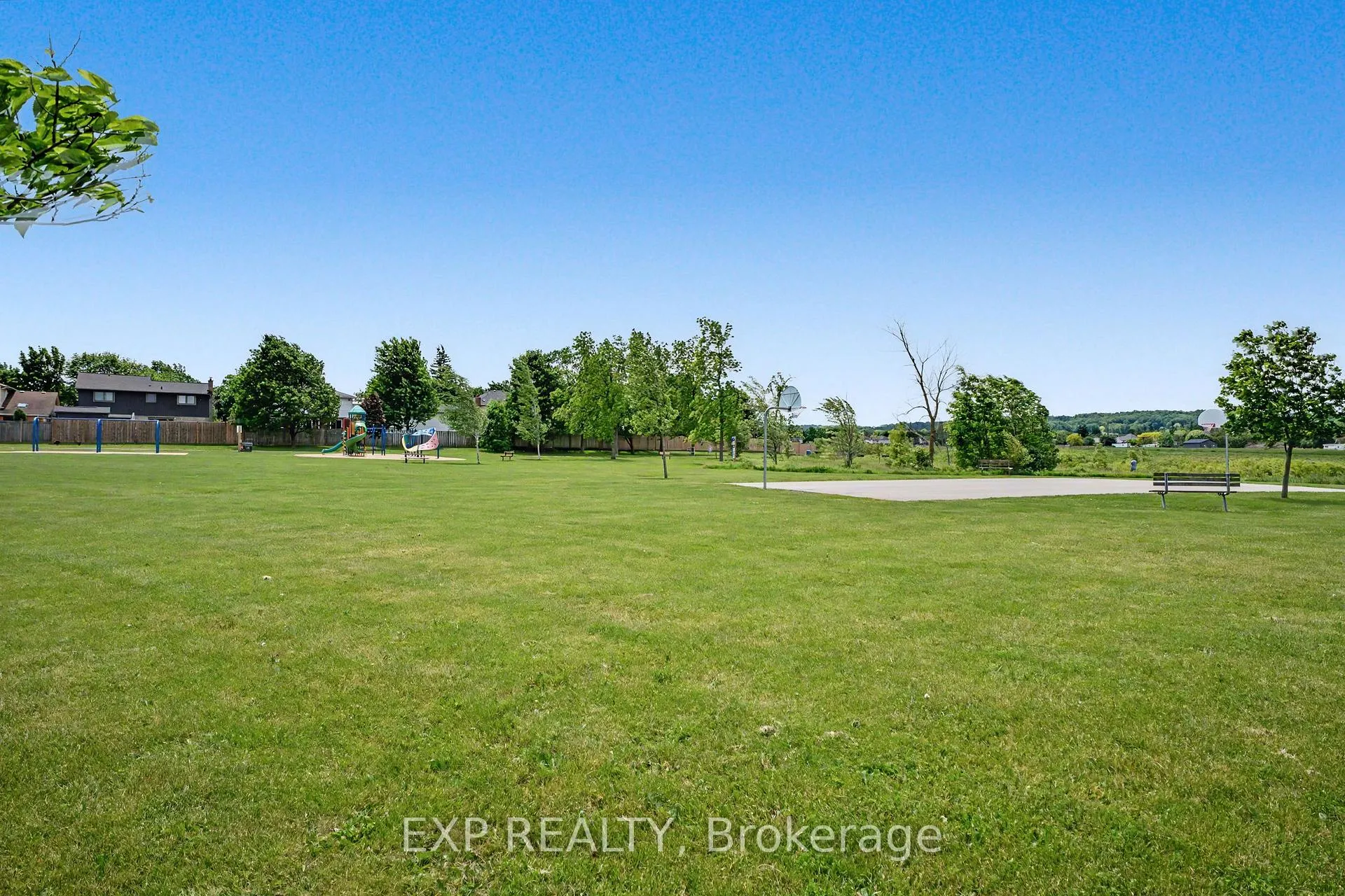 Photo 44 of 4566 Cedarbrook Lane, Lincoln, Beamsville — HOMEH