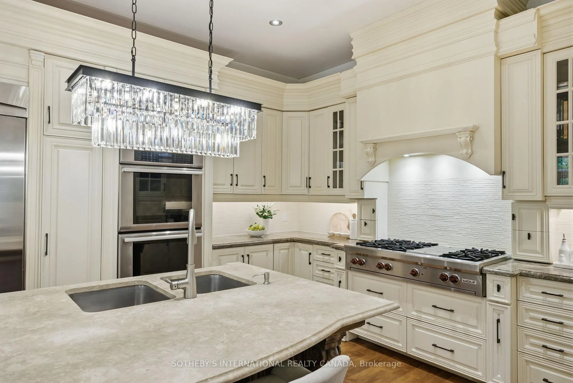 Photo 12 of 59 De Vere Gardens, Toronto, Bedford Park-Nortown — HOMEH