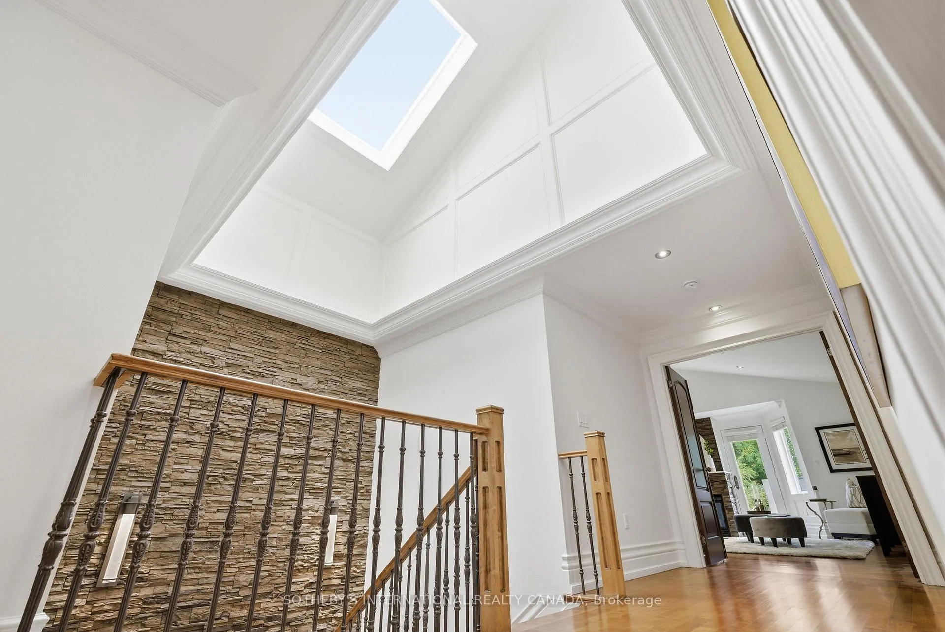 Photo 19 of 59 De Vere Gardens, Toronto, Bedford Park-Nortown — HOMEH