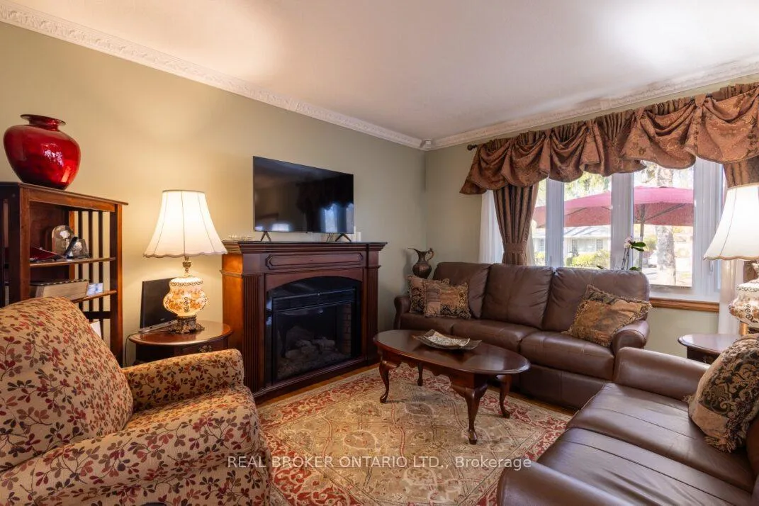 Photo 5 of 153 Baffin Road, London, East I — HOMEH