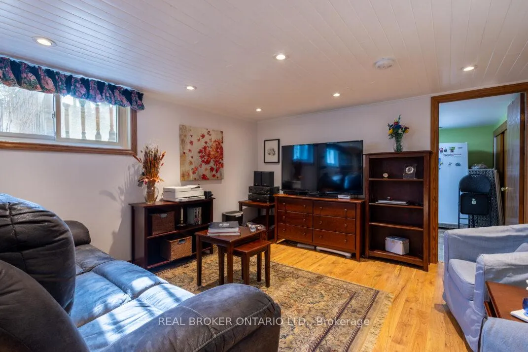 Photo 13 of 153 Baffin Road, London, East I — HOMEH