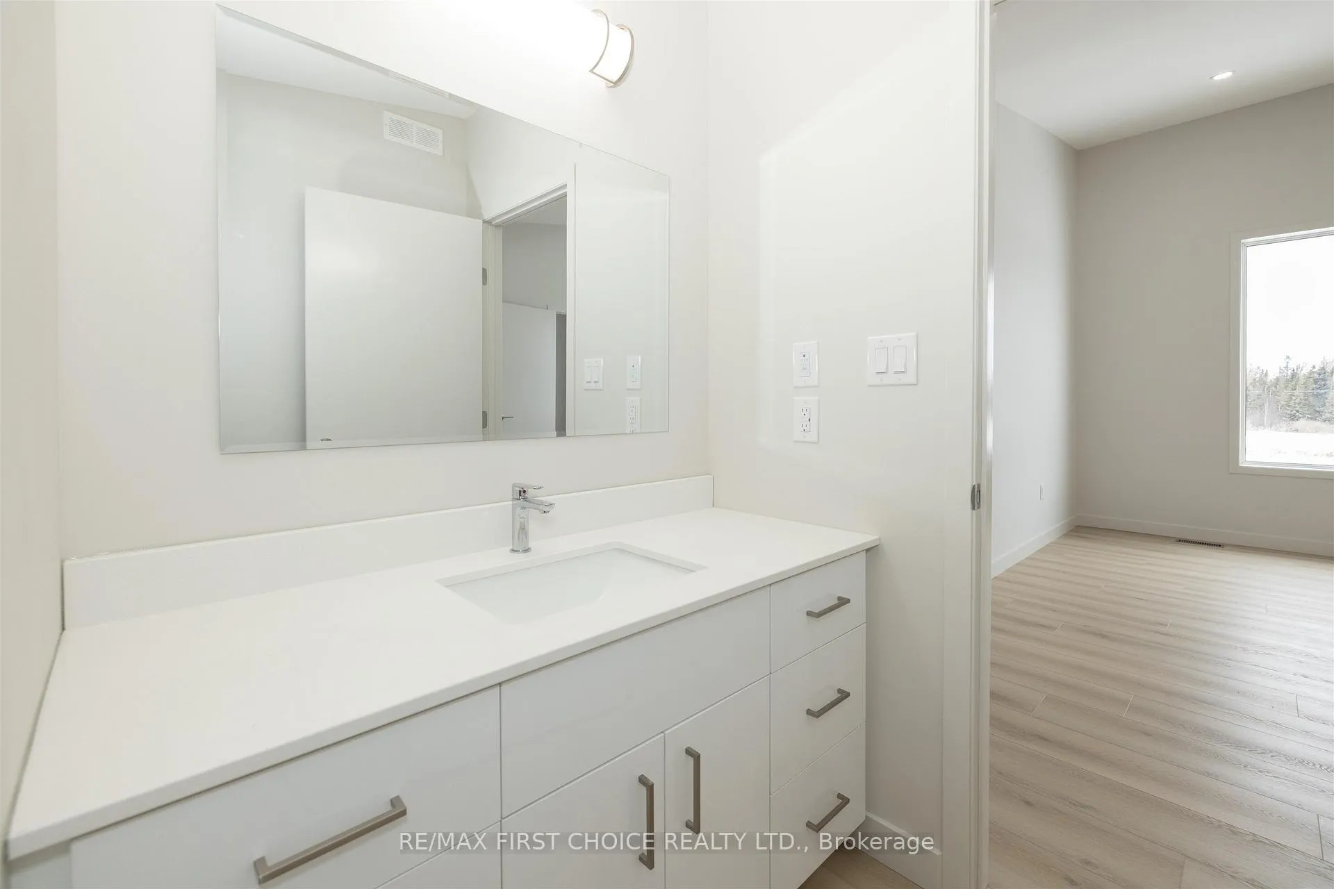 Photo 21 of 828 Weiler Boulevard, Thunder Bay, Parkdale — HOMEH