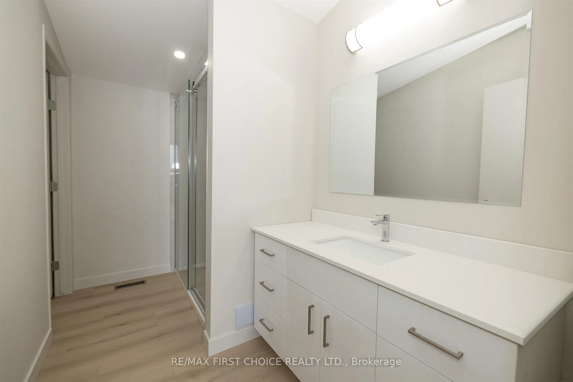 Photo 22 of 828 Weiler Boulevard, Thunder Bay, Parkdale — HOMEH
