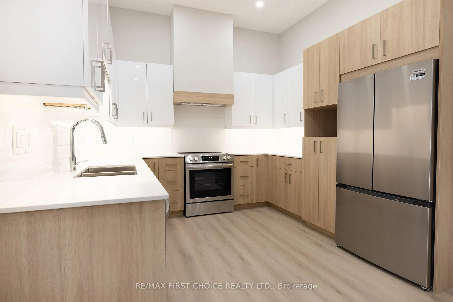 Photo 7 of 830 Weiler Boulevard, Thunder Bay, Parkdale — HOMEH