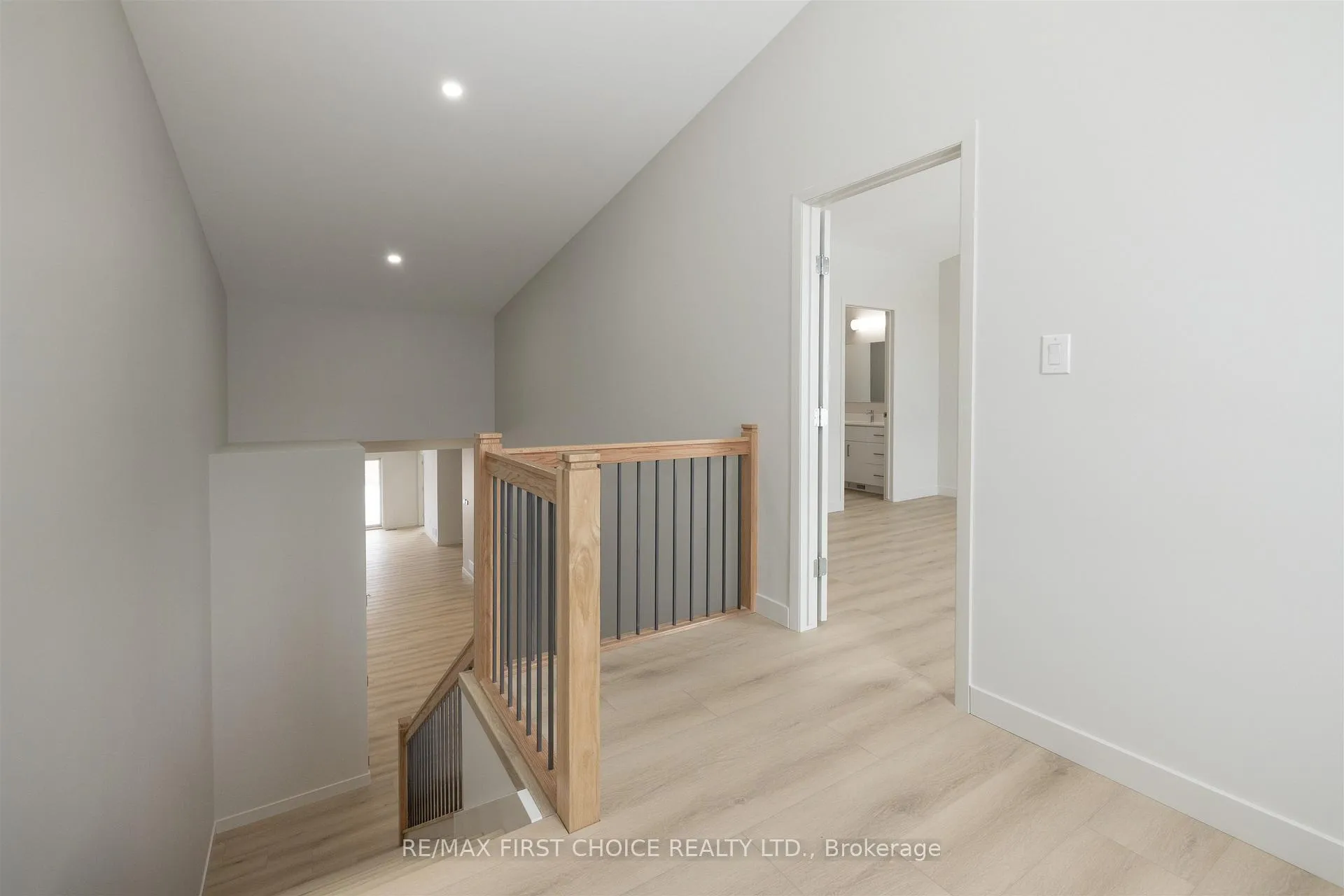 Photo 17 of 838 Weiler Boulevard, Thunder Bay, Parkdale — HOMEH