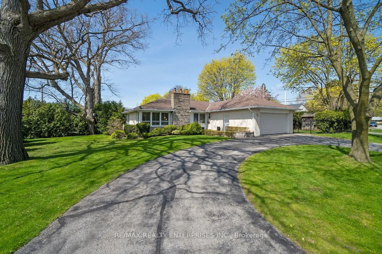 Photo 2 of 63 Orkney Crescent, Etobicoke, Princess-Rosethorn — HOMEH