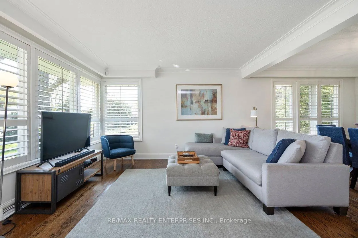 Photo 7 of 63 Orkney Crescent, Etobicoke, Princess-Rosethorn — HOMEH