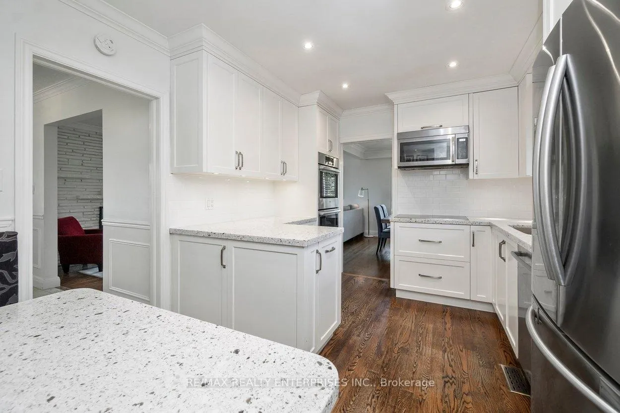 Photo 14 of 63 Orkney Crescent, Etobicoke, Princess-Rosethorn — HOMEH