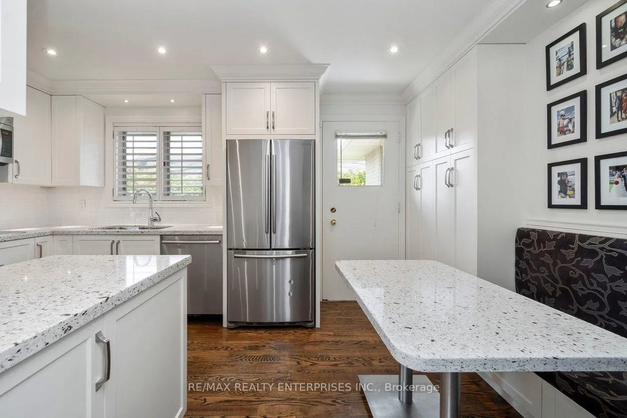 Photo 15 of 63 Orkney Crescent, Etobicoke, Princess-Rosethorn — HOMEH