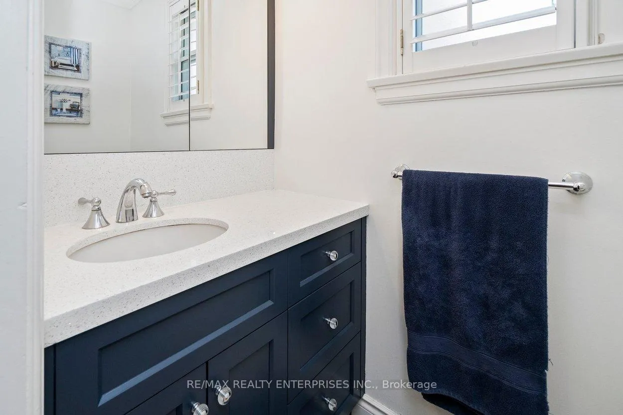 Photo 26 of 63 Orkney Crescent, Etobicoke, Princess-Rosethorn — HOMEH
