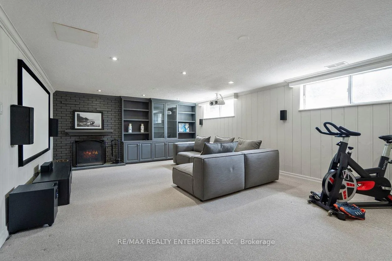 Photo 34 of 63 Orkney Crescent, Etobicoke, Princess-Rosethorn — HOMEH