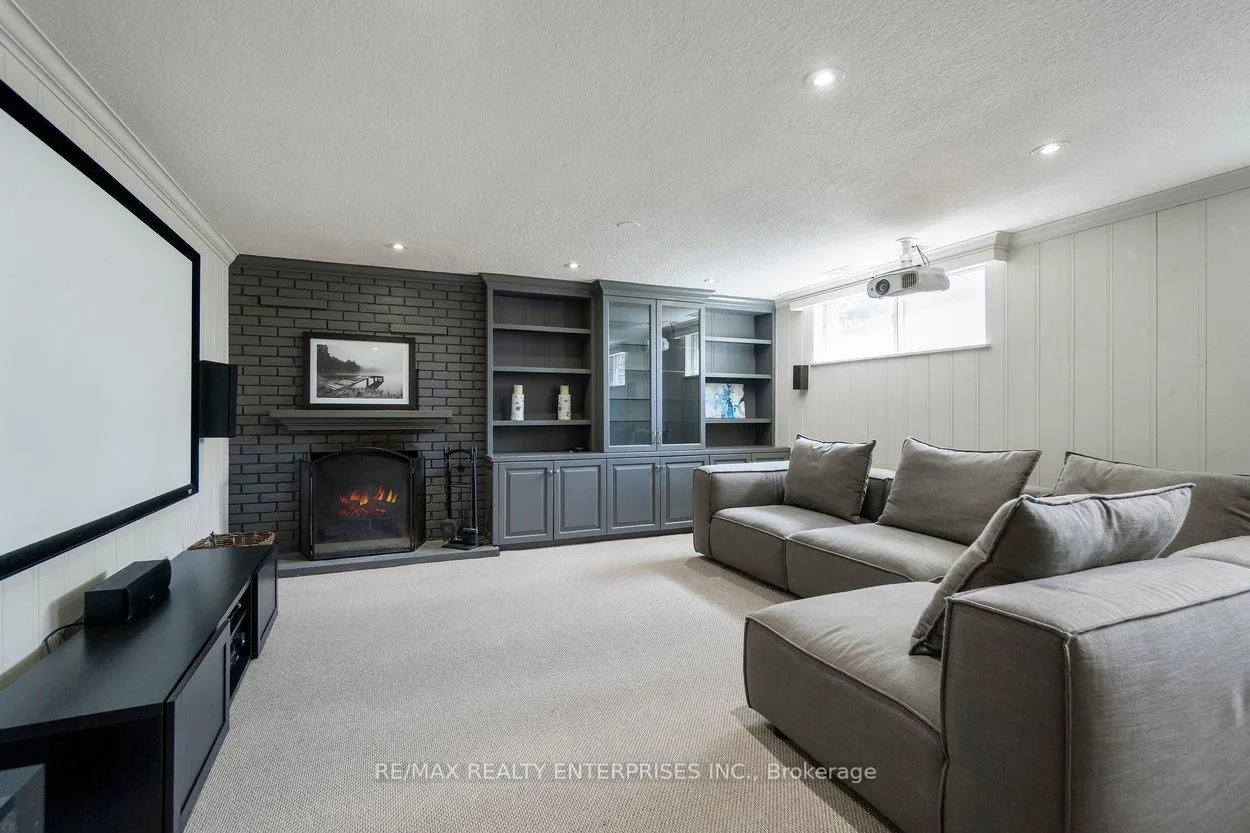 Photo 35 of 63 Orkney Crescent, Etobicoke, Princess-Rosethorn — HOMEH