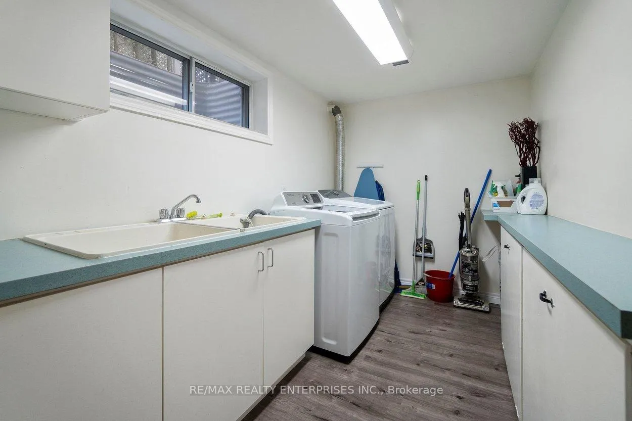 Photo 41 of 63 Orkney Crescent, Etobicoke, Princess-Rosethorn — HOMEH