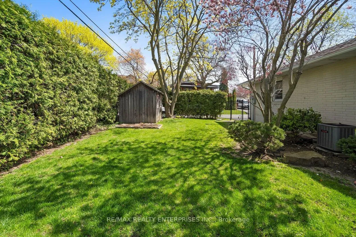Photo 46 of 63 Orkney Crescent, Etobicoke, Princess-Rosethorn — HOMEH