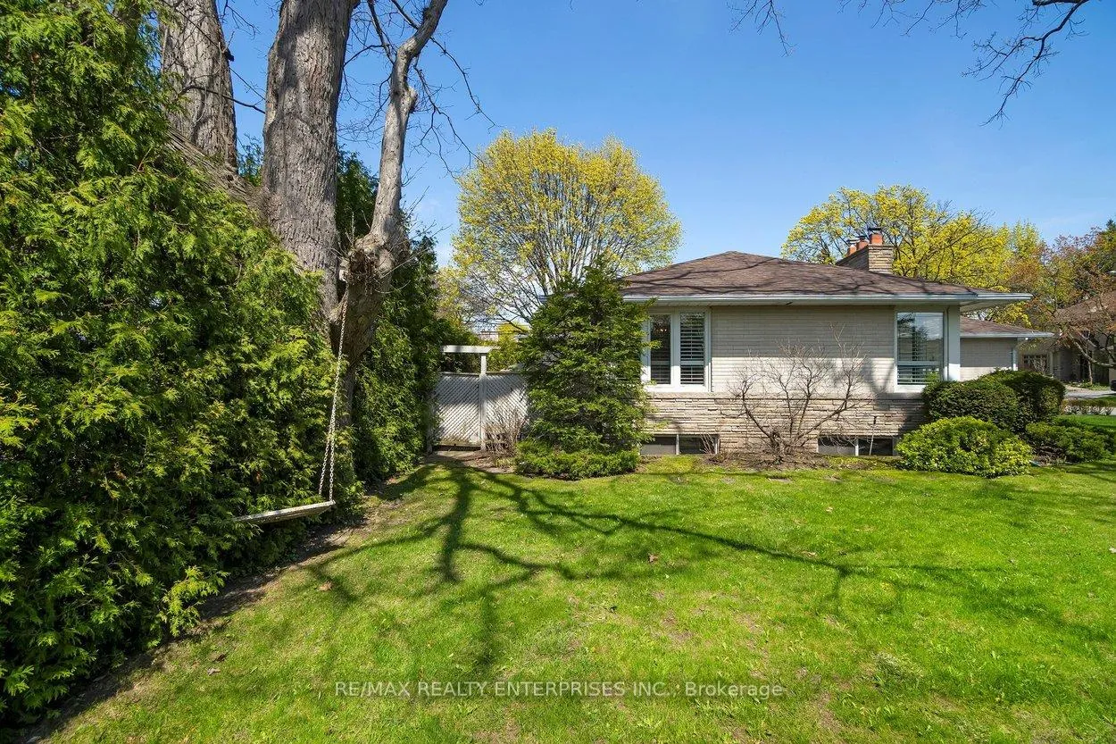 Photo 49 of 63 Orkney Crescent, Etobicoke, Princess-Rosethorn — HOMEH